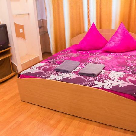 2Room Semi-Luxury Apt On Ukrainskaya 34 Street Zaporizhia Esterno foto